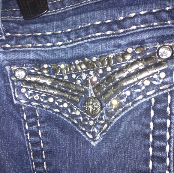 Miss me jeans from Buckle *Tiny Flaw* size 28 decorated flap pockets - Picture 5 of 9